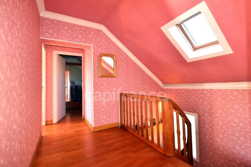 Corps de ferme - 170 m² - 11 pièces