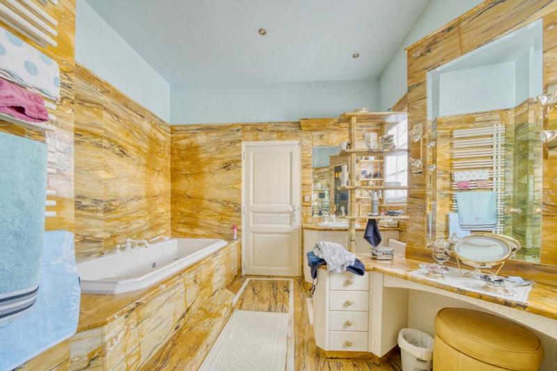 Propriété - 600 m² - 11 pièces