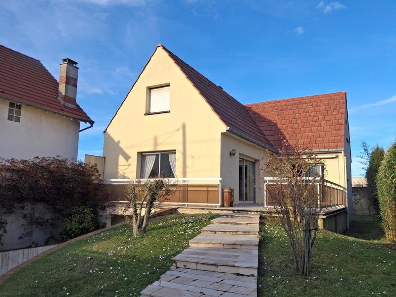 Maison - 140 m² - 5 pièces