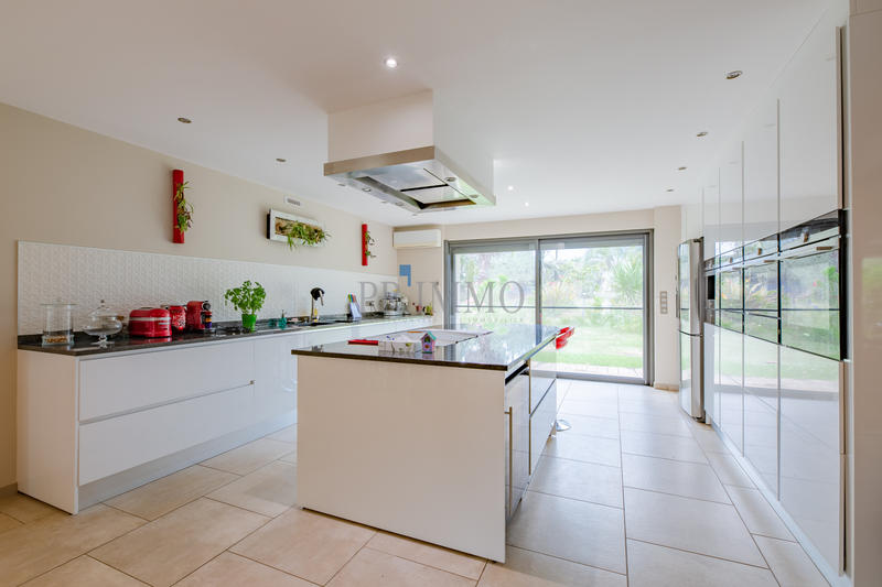 Villa - 262 m² - 7 pièces