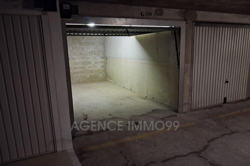 Parking / Garage - 12 m²