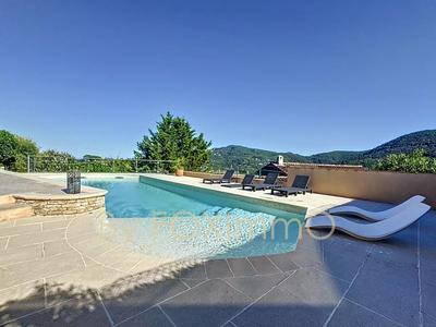 Villa - 208 m² - 7 pièces