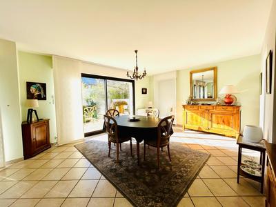 Maison - 152 m² - 6 pièces