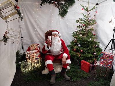 Marché de noël de Morizès et défilé des tracteurs lumineux