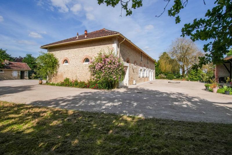 Propriété - 430 m² - 8 pièces