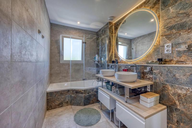 Maison - 114 m² - 6 pièces