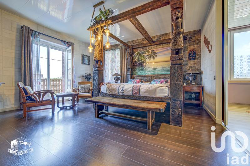 Maison - 453 m² - 14 pièces