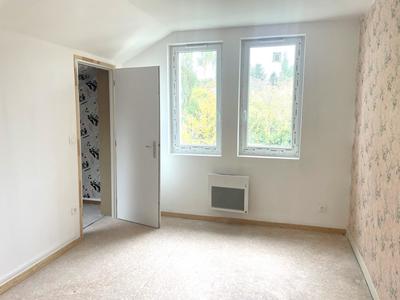 Maison - 80 m² - 5 pièces