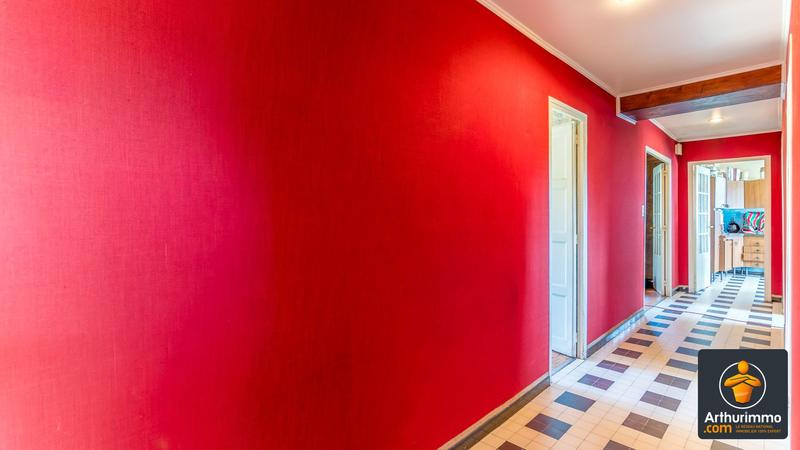 Maison - 240 m² - 8 pièces