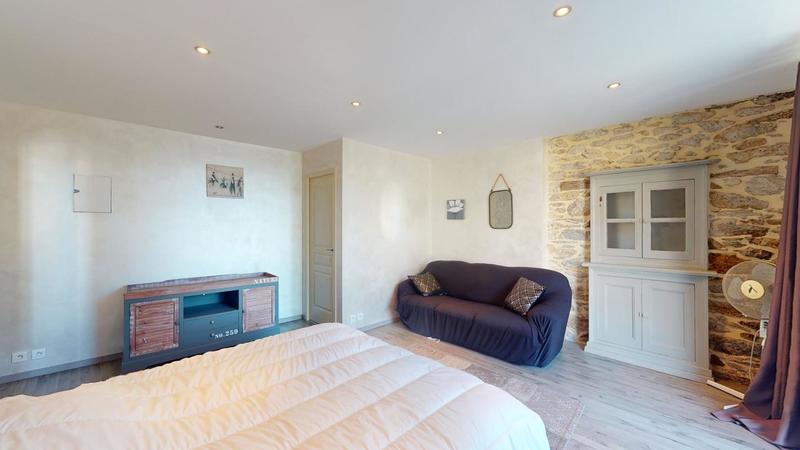 Demeure - 644 m² - 16 pièces