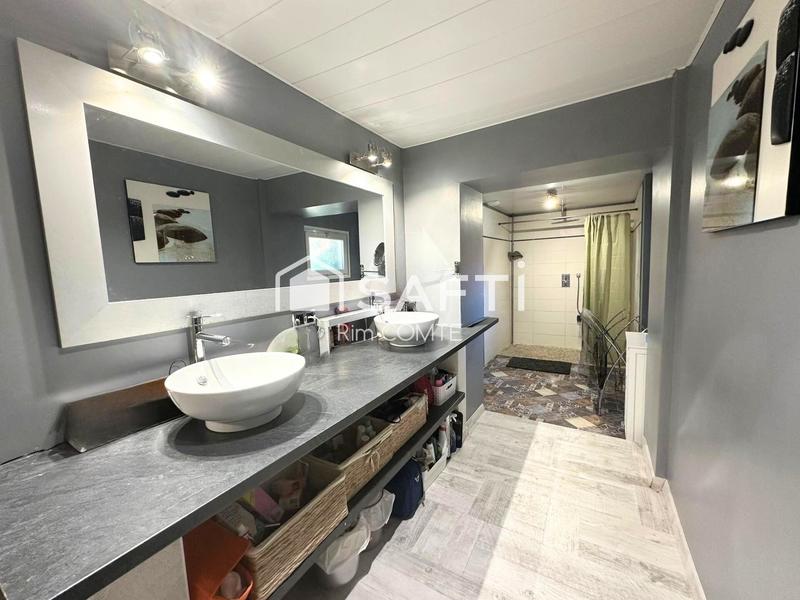 Maison - 212 m² - 6 pièces