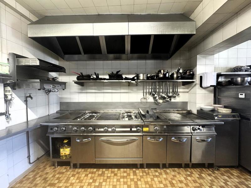 Local commercial - 350 m² - 10 pièces