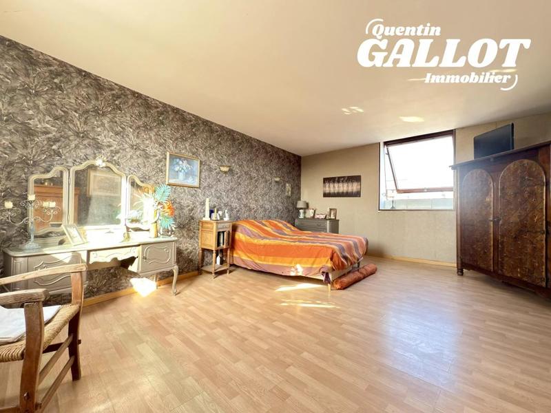 Divers - 324 m² - 10 pièces