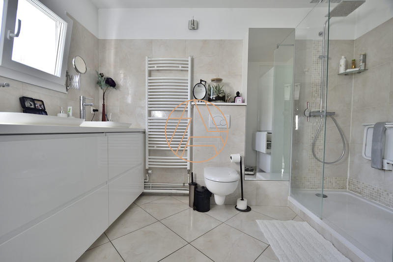 Maison contemporaine - 156 m² - 6 pièces