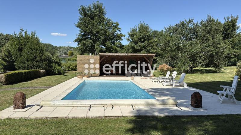 Maison - 229 m² - 9 pièces