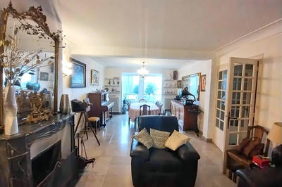 Maison - 346 m² - 15 pièces