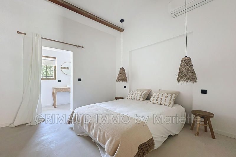 Villa - 197 m² - 6 pièces