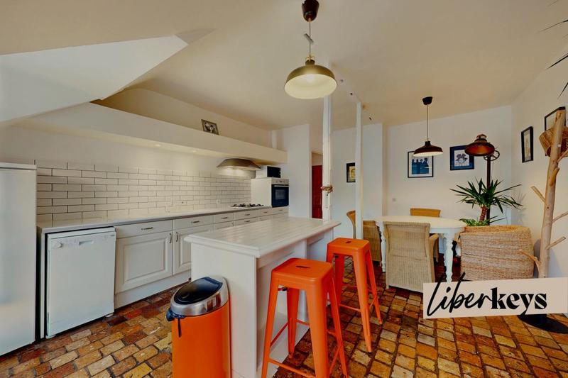 Appartement ancien - 204 m² - 6 pièces