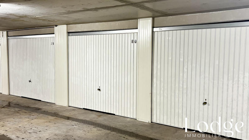 Parking / Garage - 13 m²
