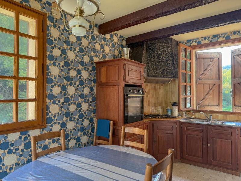 Maison en pierre - 251 m² - 8 pièces