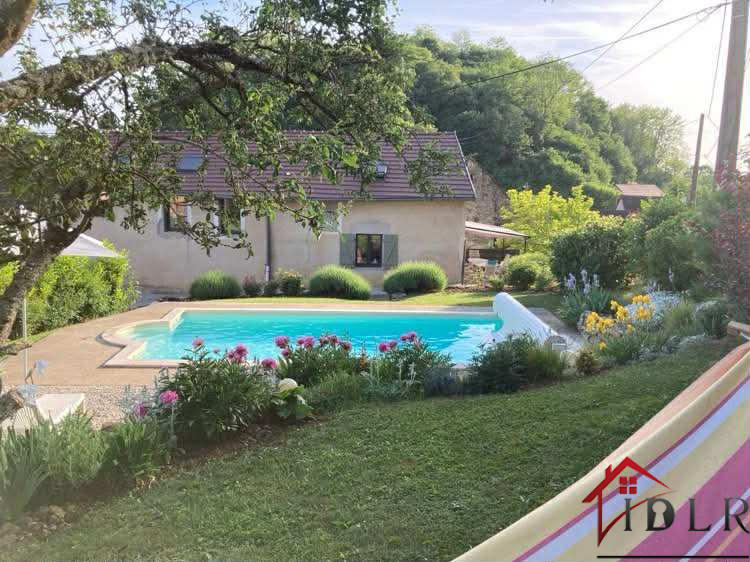 Propriété - 355 m² - 17 pièces
