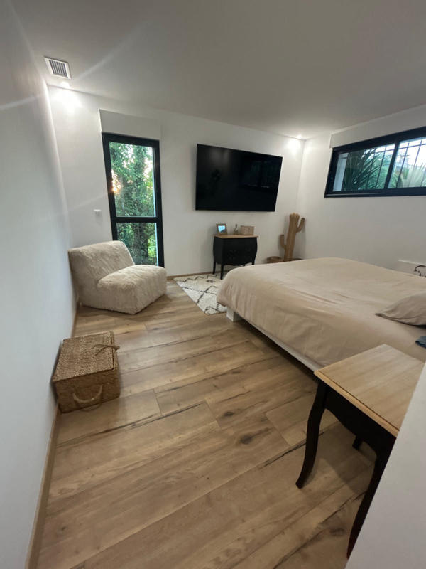 Maison - 300 m² - 6 pièces