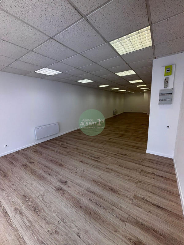 Local d'activités - 60 m² - 1 pièce