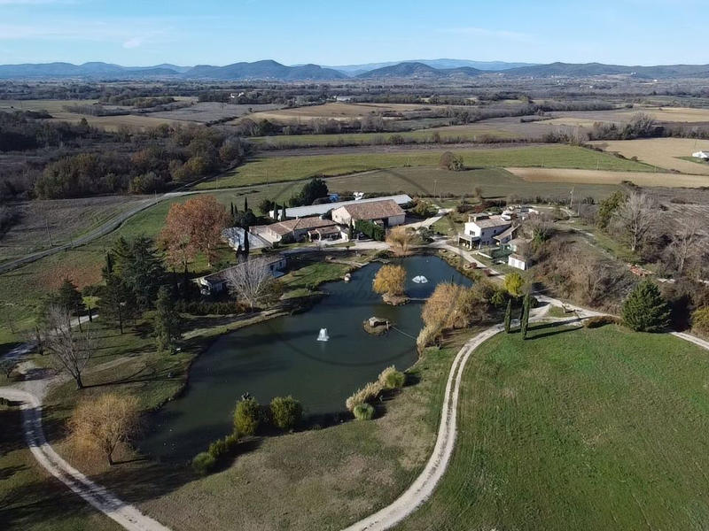 Propriété - 460 m² - 11 pièces