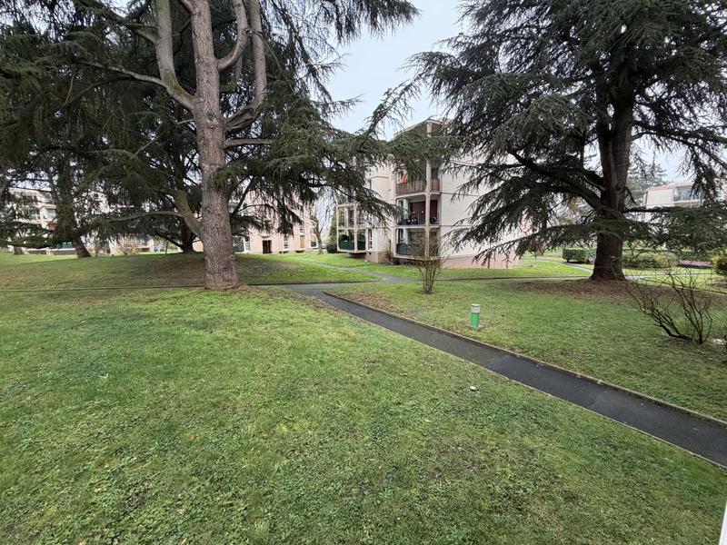 Appartement - 94 m² - 5 pièces