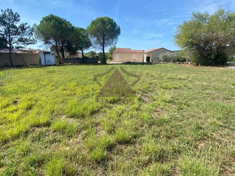 Terrain constructible - 1 550 m²