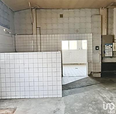 Local commercial - 210 m² - 2 pièces