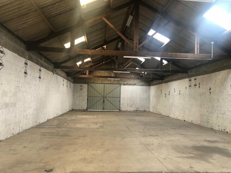 Local d'activité / Entrepôt - 366 m²