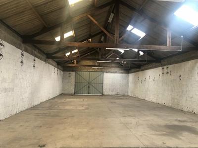 Local d'activité / Entrepôt - 366 m²