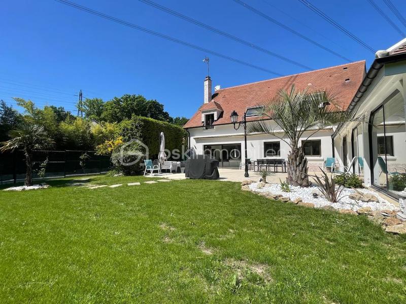 Demeure - 324 m² - 8 pièces