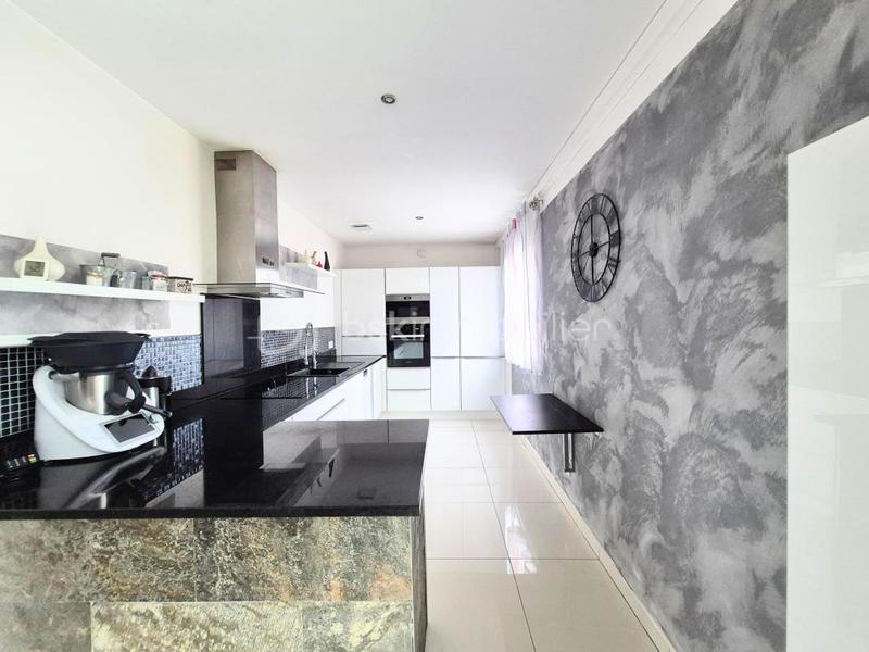 Maison - 150 m² - 7 pièces