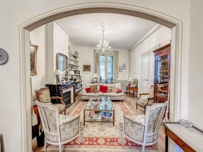 Propriété - 320 m² - 12 pièces