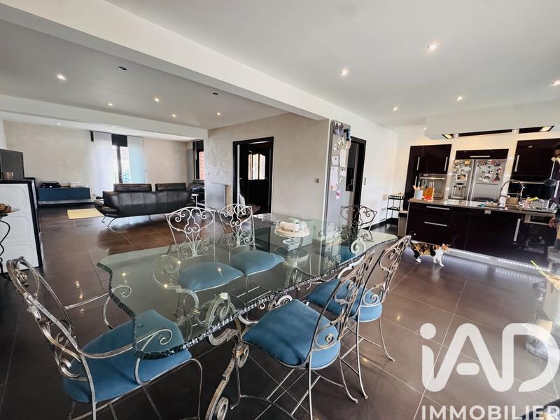 Maison - 195 m² - 8 pièces