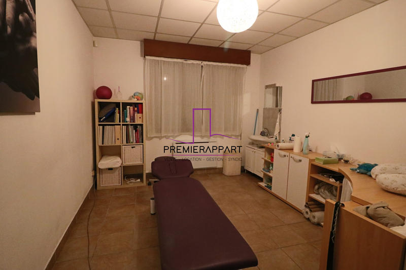 Local d'activités - 182 m²