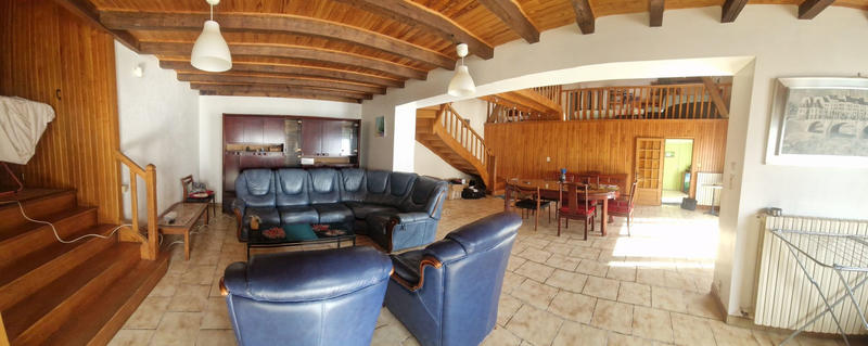 Maison - 216 m² - 6 pièces