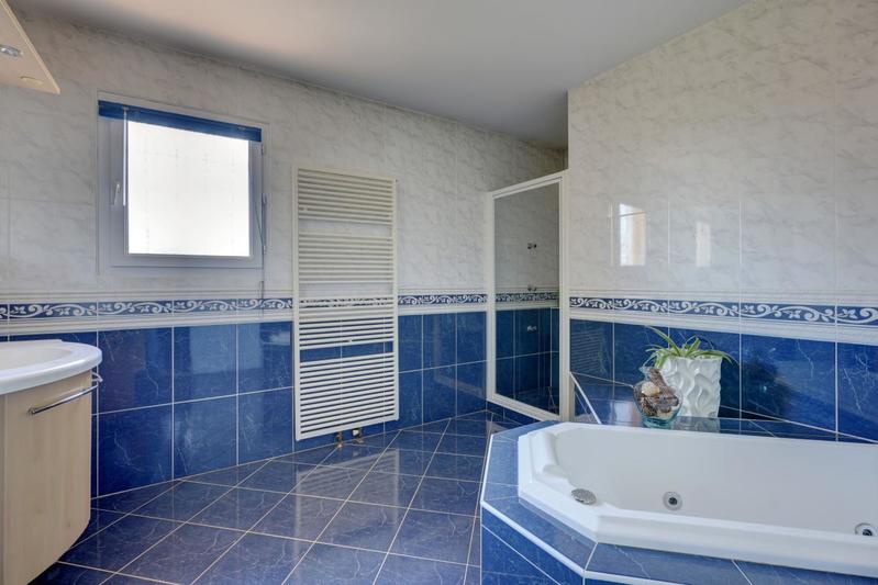 Maison - 190 m² - 7 pièces