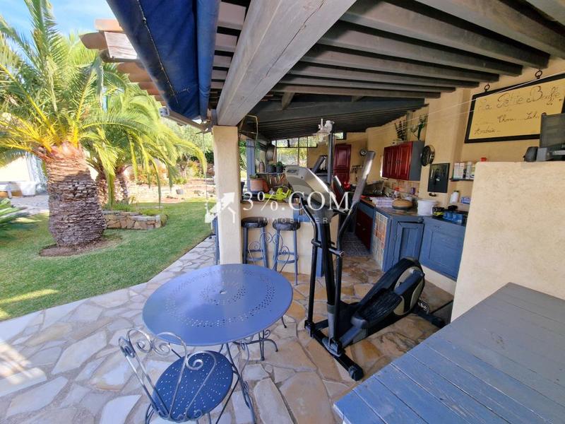 Villa - 196 m² - 6 pièces