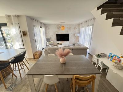 Maison - 89 m² - 4 pièces