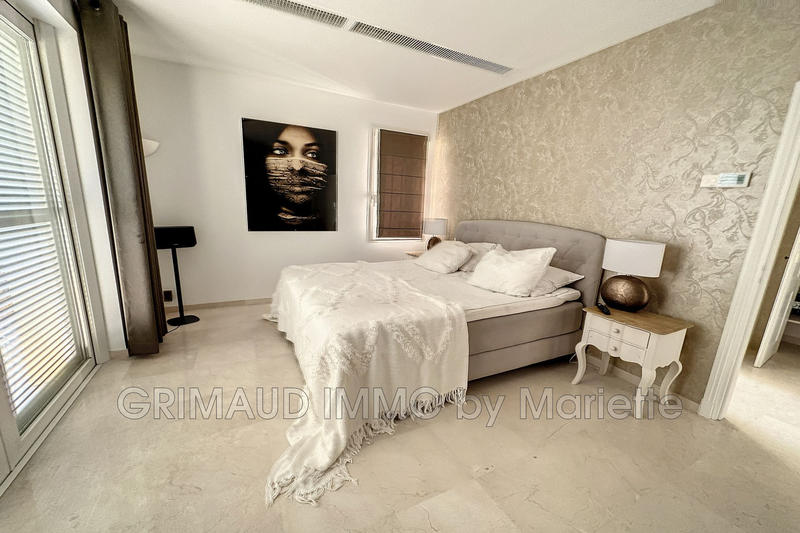 Villa - 250 m² - 7 pièces