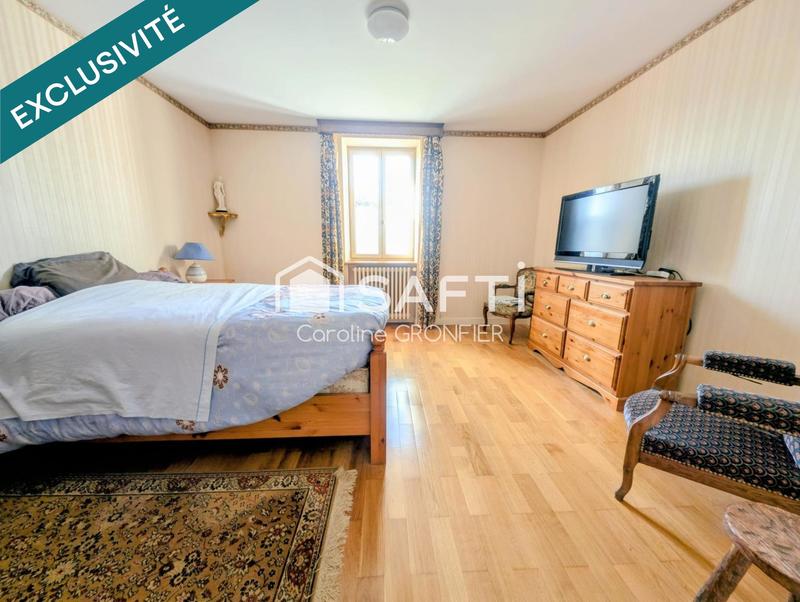 Maison - 210 m² - 10 pièces