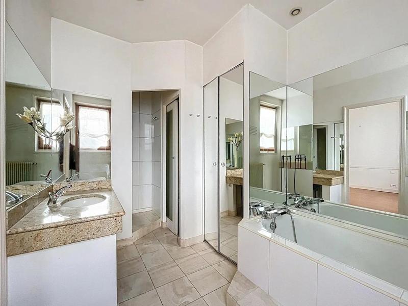 Maison bourgeoise - 235 m² - 7 pièces