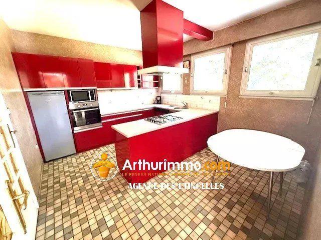 Maison - 215 m² - 7 pièces