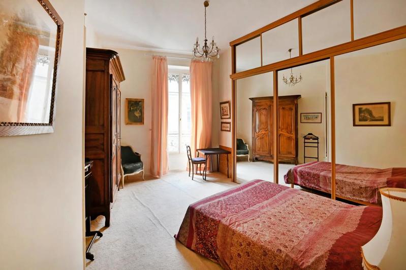 Appartement - 220 m² - 5 pièces