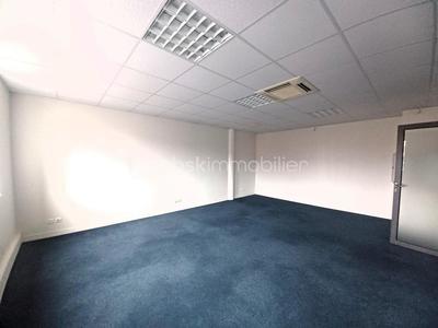 Bureau - 106 m² - 3 pièces