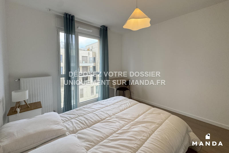 Chambre - 12 m² - 5 pièces