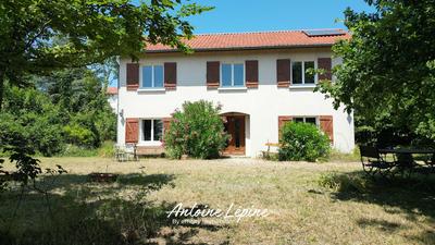 Maison - 182 m² - 9 pièces